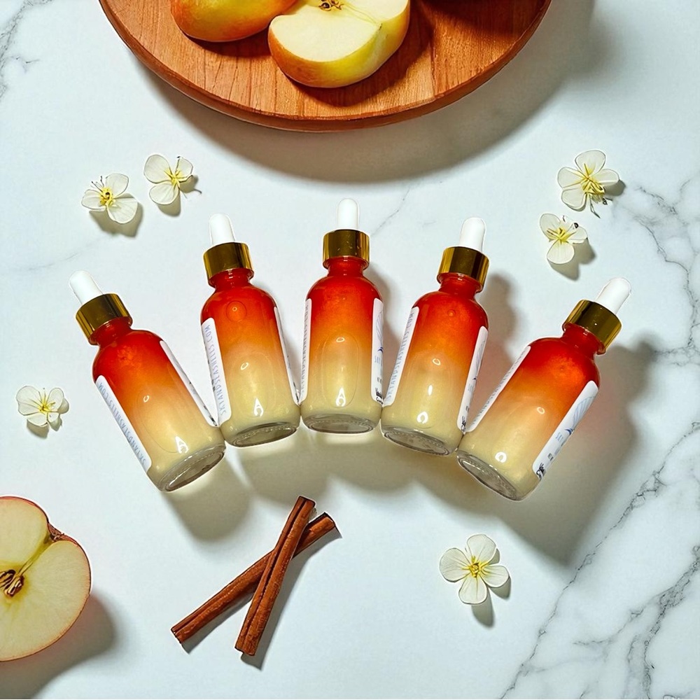 Hand Crafted “Vanilla Apple Cinnamon” Scented Body Oil by Sky & Seashells - Picture 5 of 6